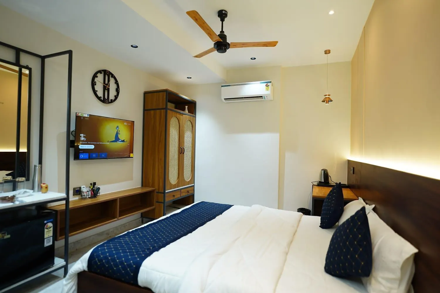 Hotel Ambassador ורנאסי