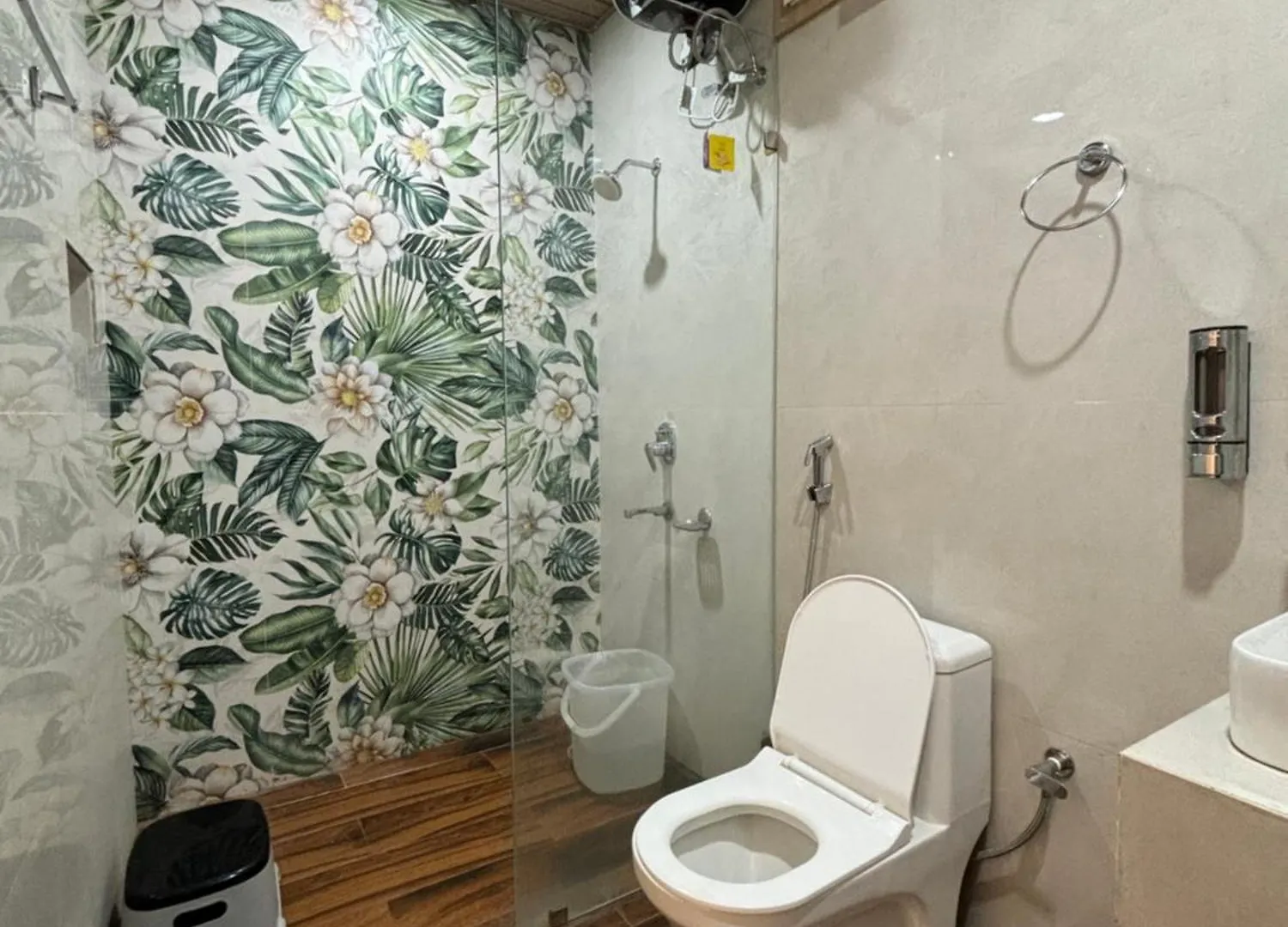 Hotel Ambassador ורנאסי