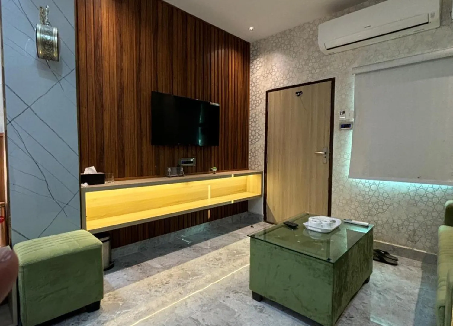 Hotel Ambassador ורנאסי