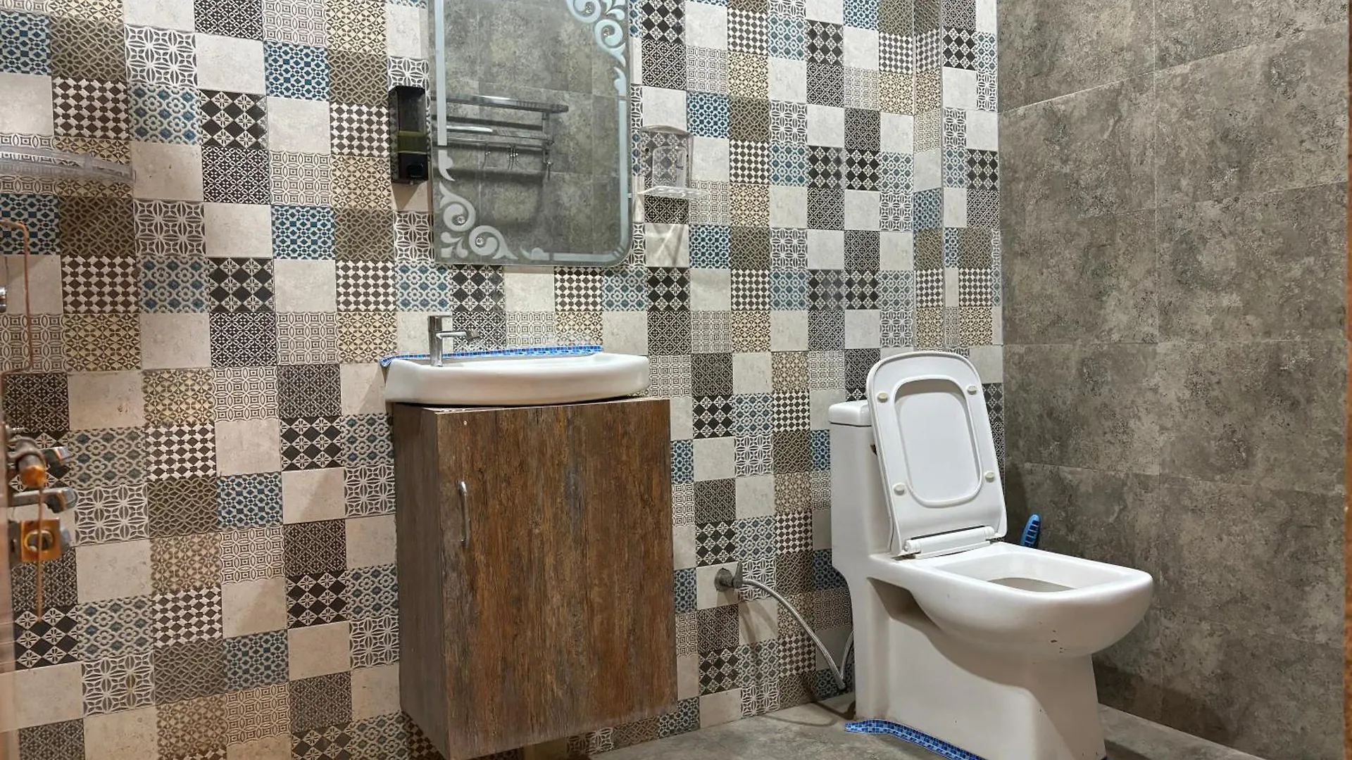 Hotel Ambassador ורנאסי